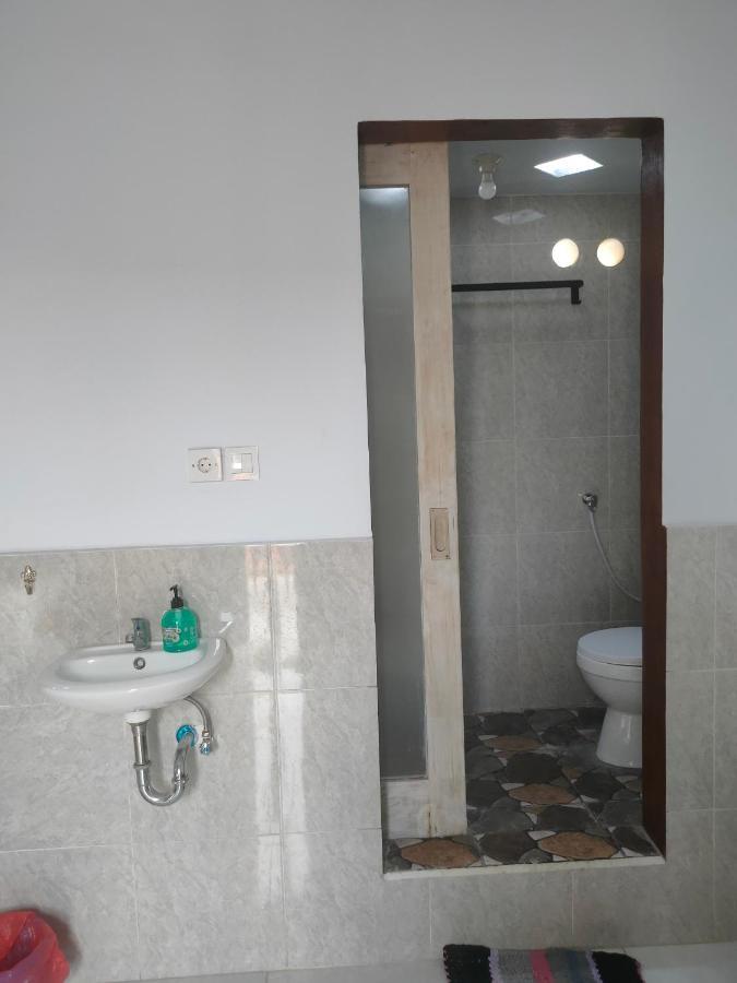Roy Guest House Canggu Habitación foto